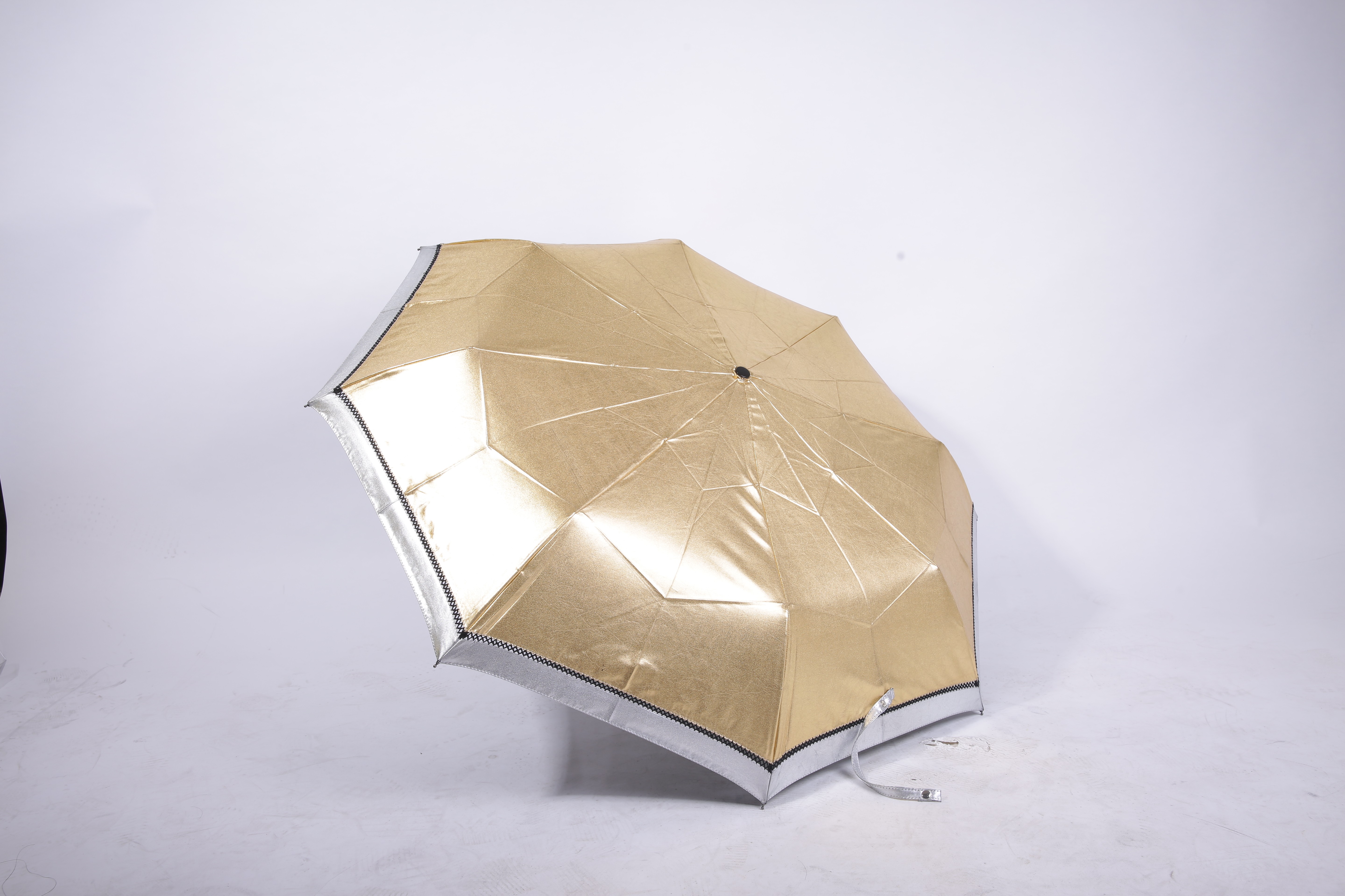 金色降落伞设计(金色降落伞激励法)